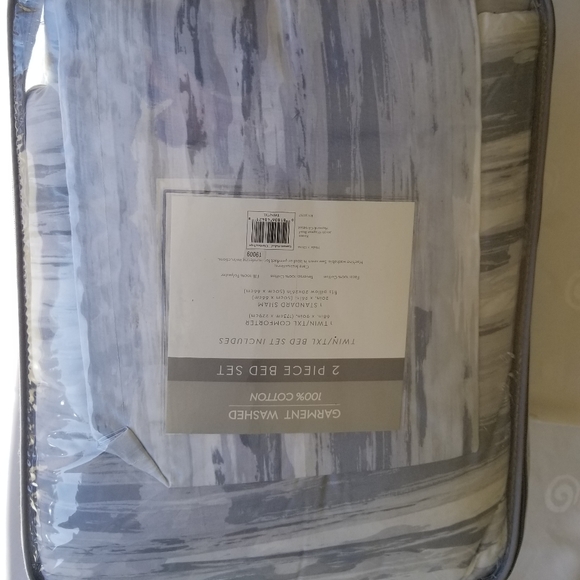 Garment washed twin/twin XL reversible comforter s - Picture 3 of 4